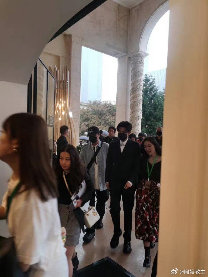 国防部新闻局发布会：强军路上的公开透明